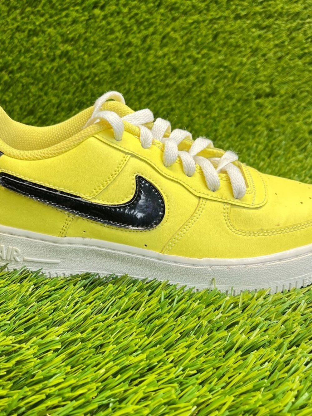 Nike Air Force 1‎ Low LV8 3 Yellow Pulse Boys Size 4Y Casual Walking Shoes